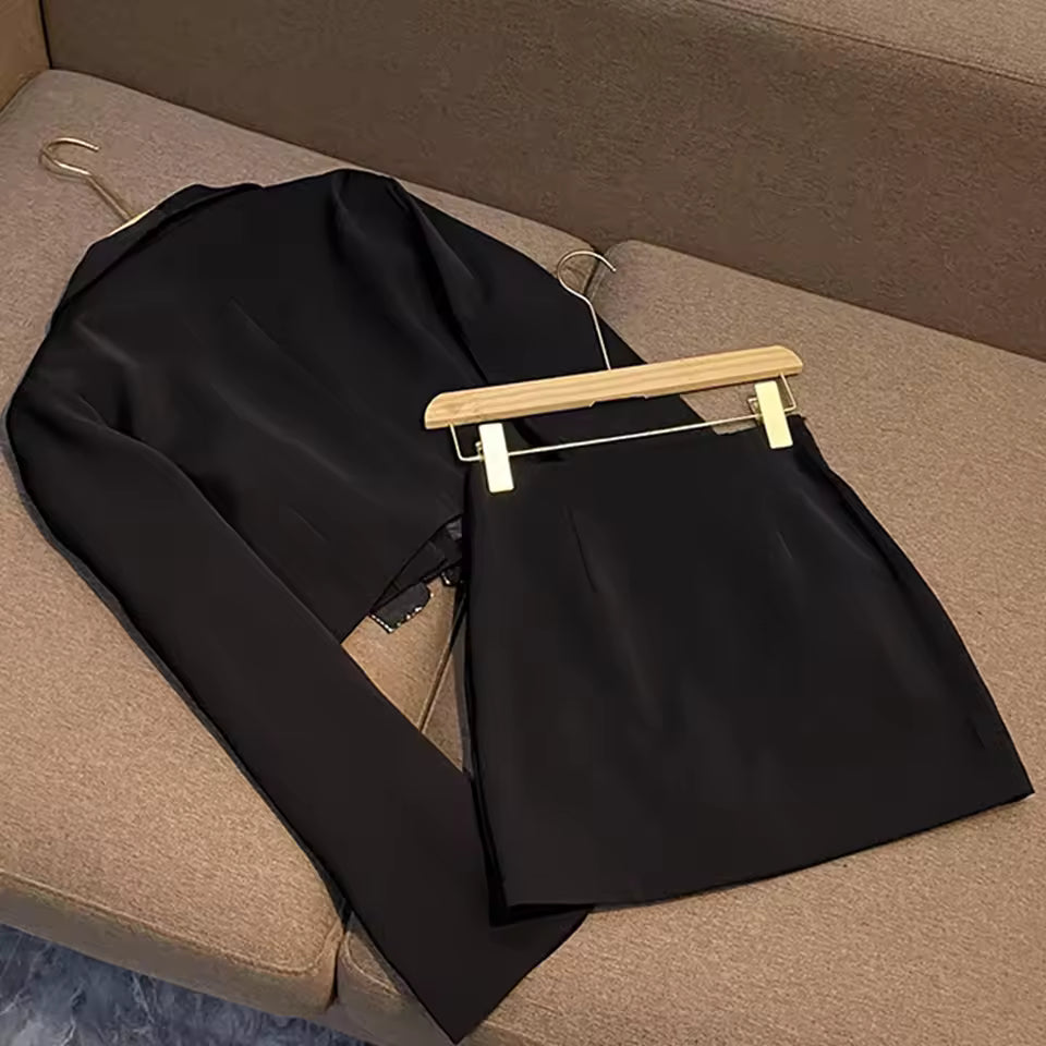 High Quality Pearl Rhinestone Short Blazer Sexy Mini Skirt Women Black Fashion Casual Party Suit 2Pcs Lady Set Autumn Winter New